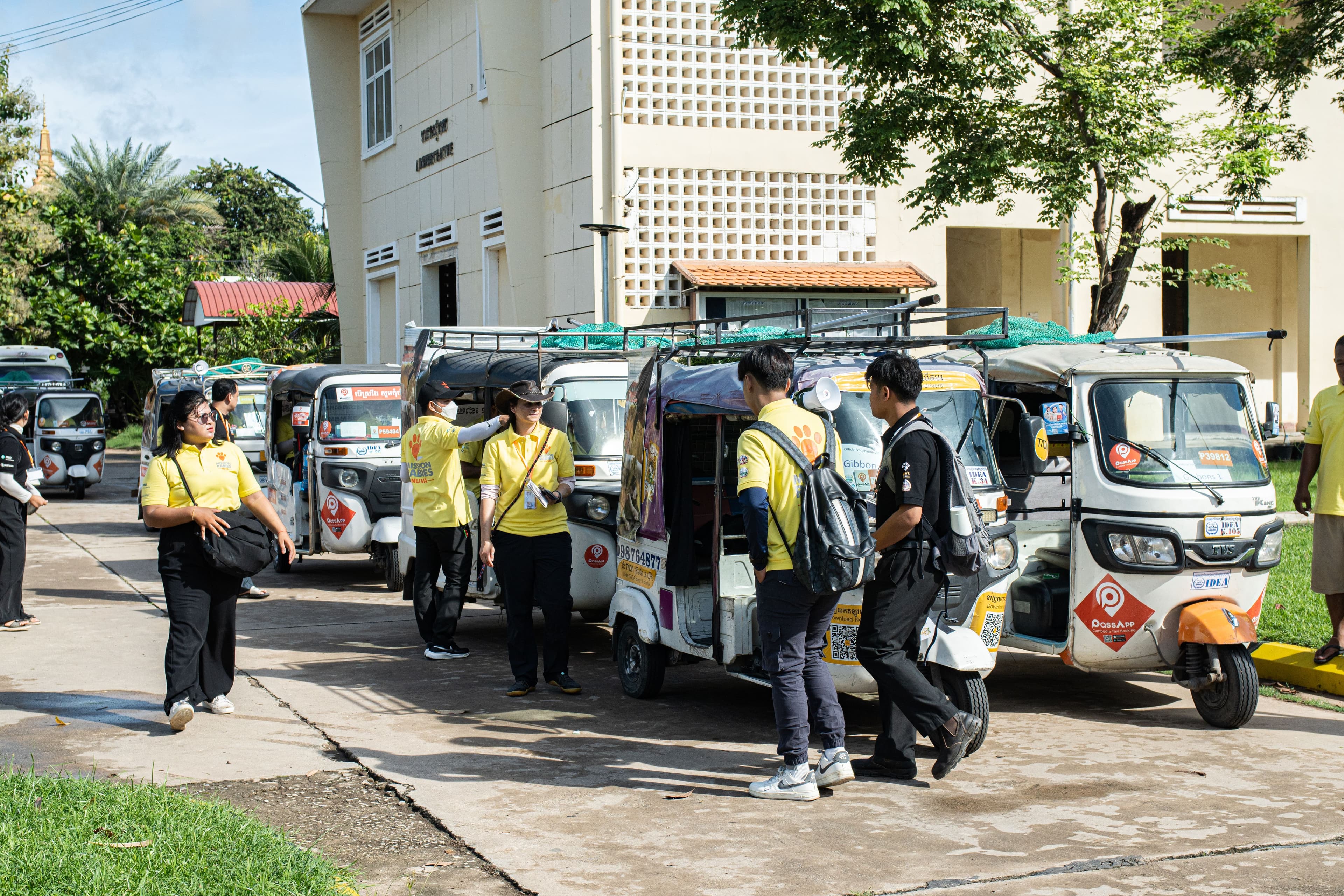 Vaccination teams prepare to set off. 