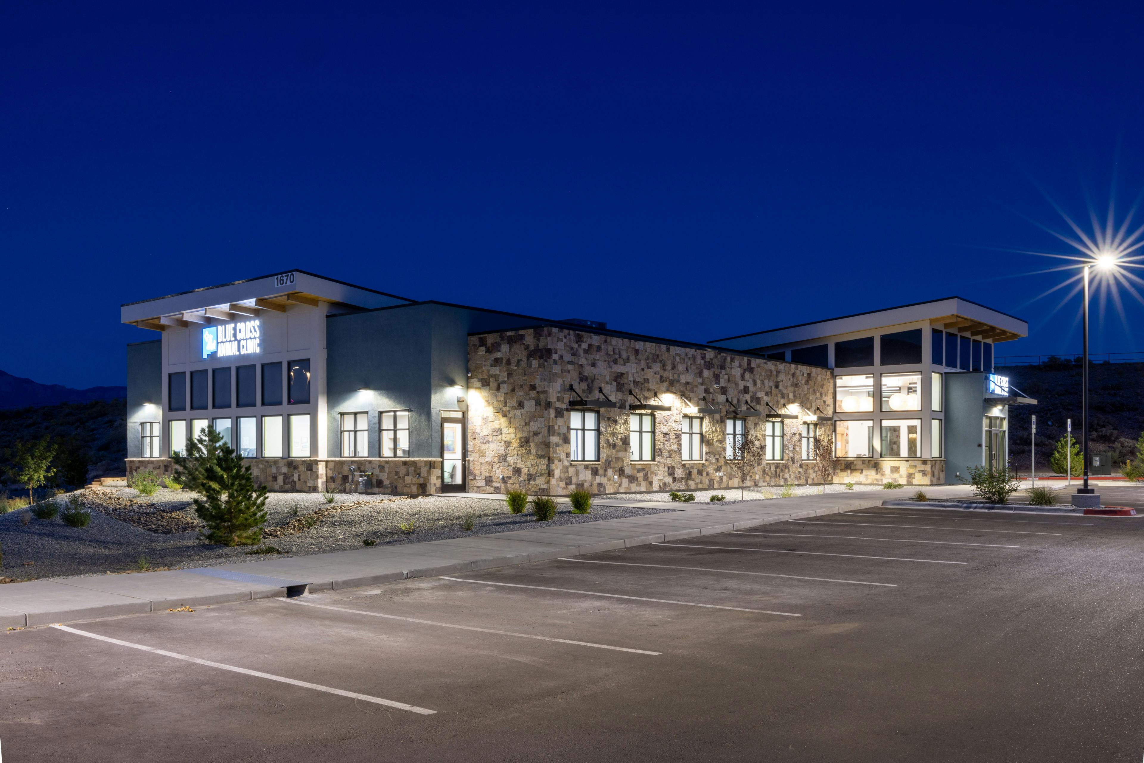 Blue Cross Animal Clinic (Images courtesy of Mattophoto architectural photography)